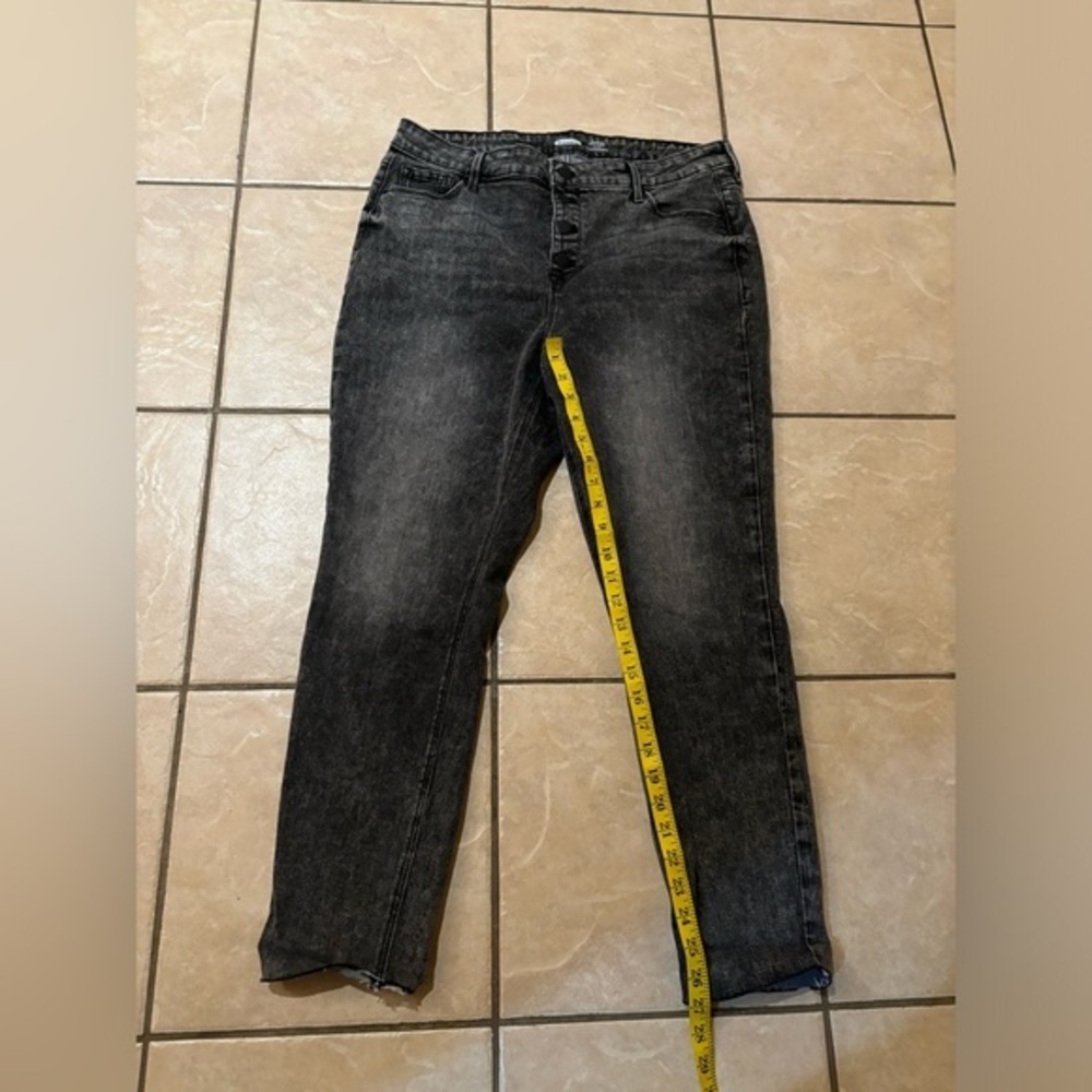 Black Old Navy jeans
